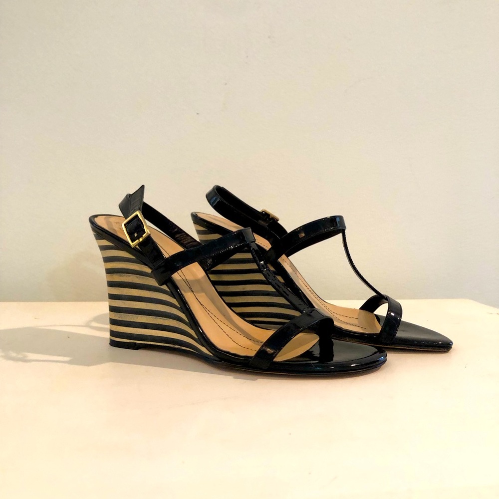 Kate Spade Patent stripe wedge sandal Size 7